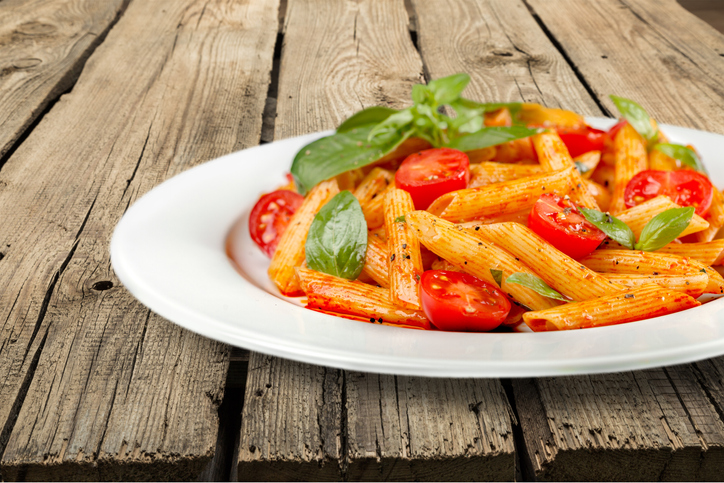 Garlic pasta with roasted tomatoes